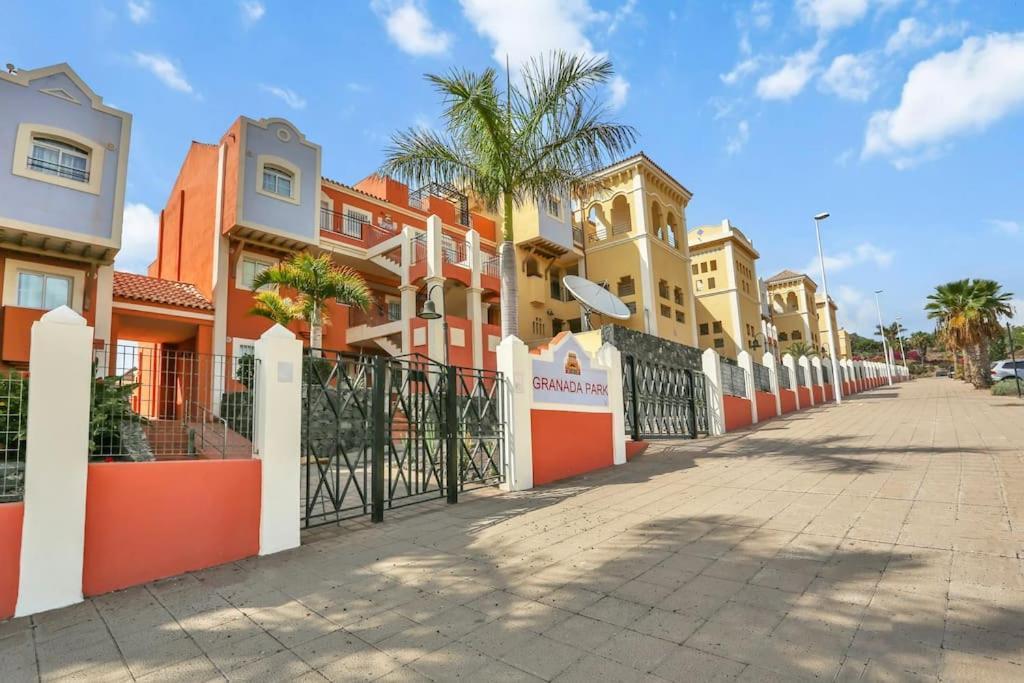 Luxury House Granada Park Villa Arona  Bagian luar foto
